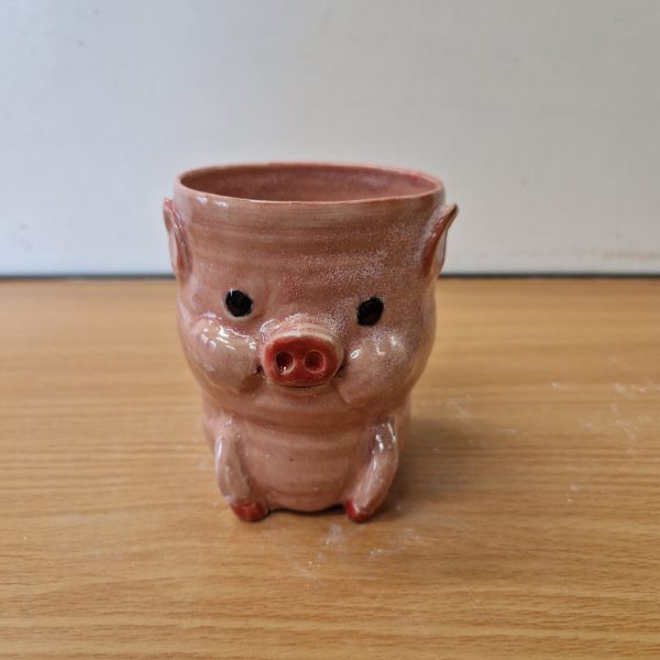 mug cochon en grès – Création artisanale unique | Poterie Adrien Couraud