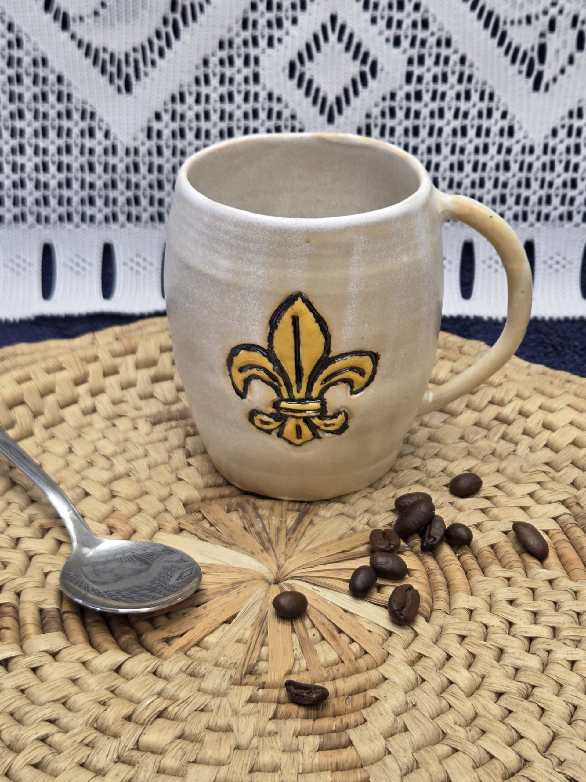 tasse artisanale fleur de lys tasse artisanale fleur de lys