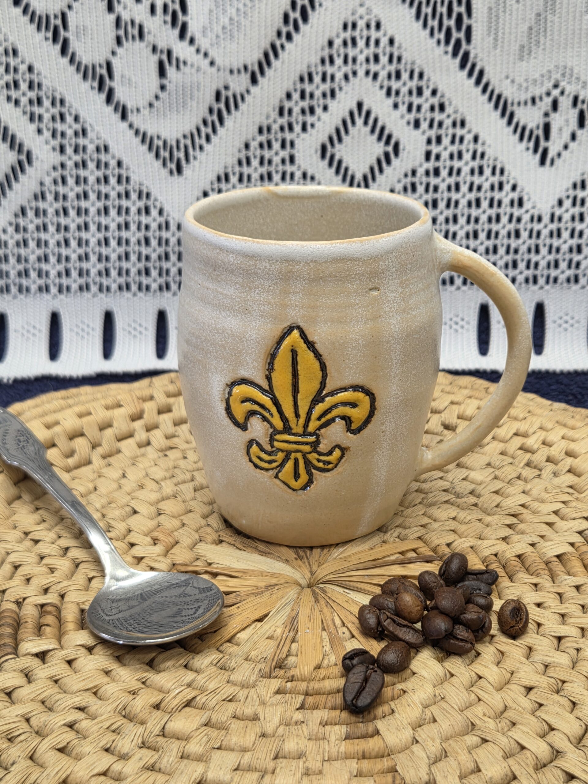 tasse artisanale fleur de lys tasse artisanale fleur de lys