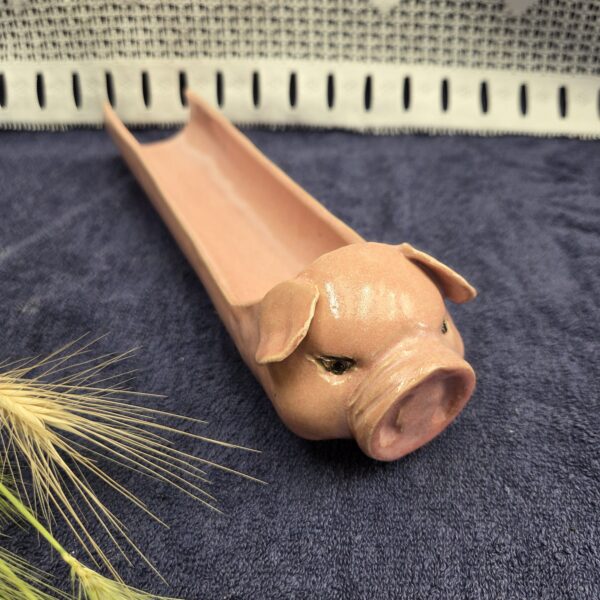 présentoir saucisson cochon en grès – Création artisanale unique | Poterie Adrien Couraud