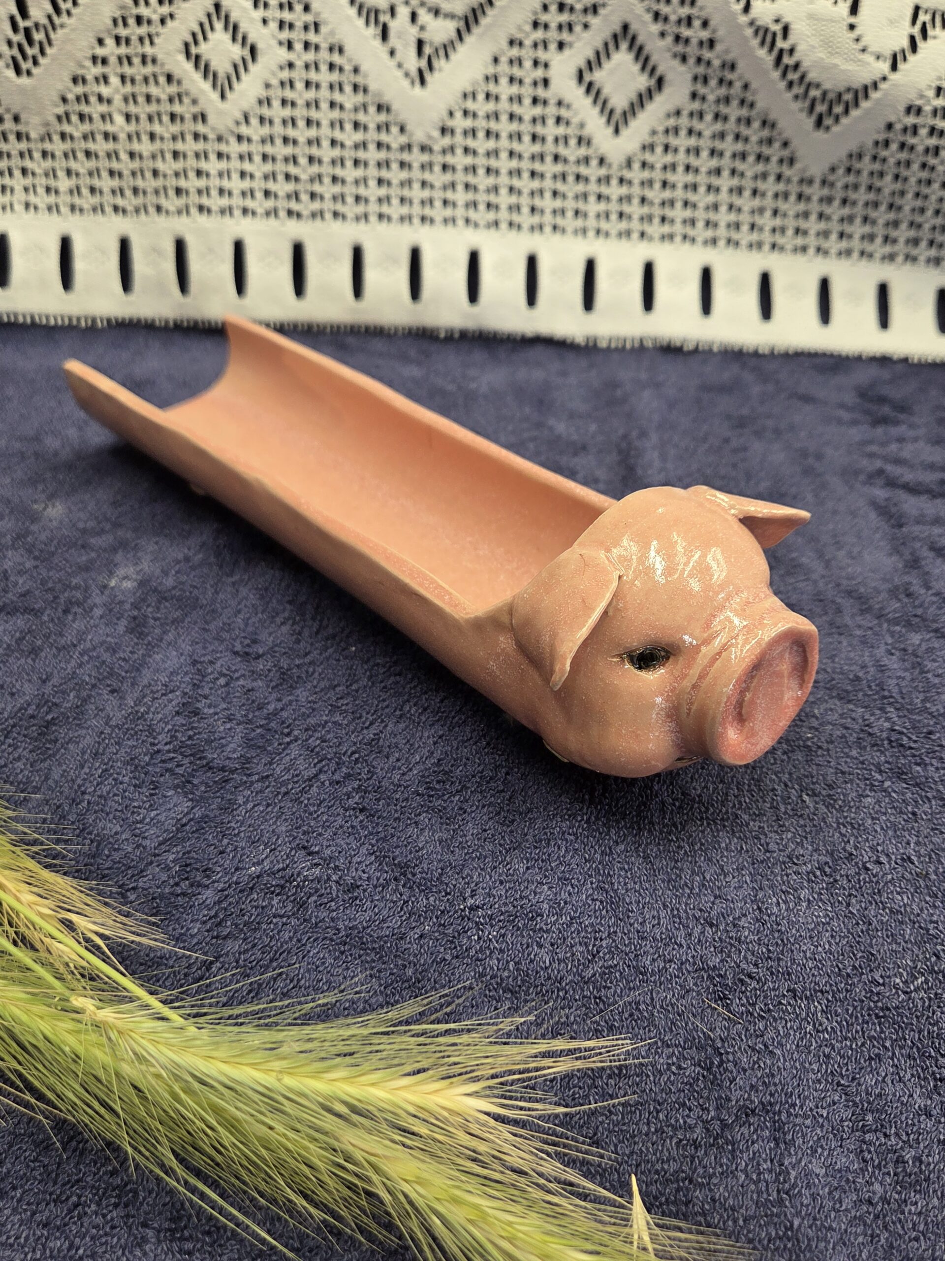 présentoir saucisson cochon en grès – Création artisanale unique | Poterie Adrien Couraud présentoir saucisson cochon en grès – Création artisanale unique | Poterie Adrien Couraud